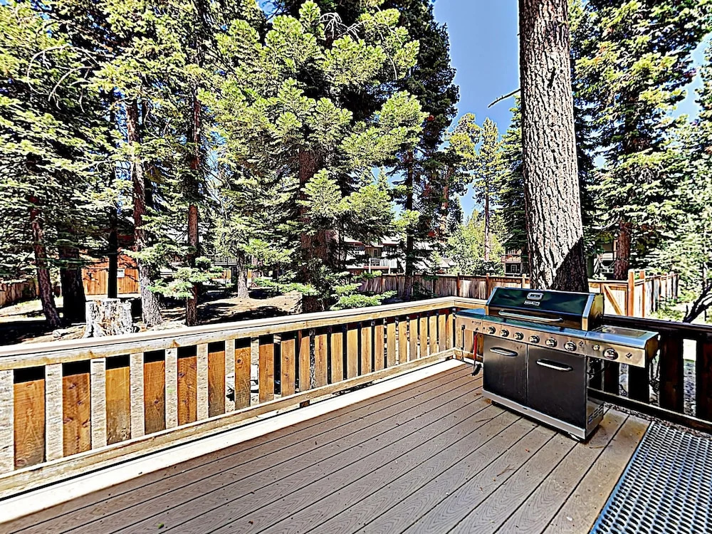 Westlake Village - 3 Br Home