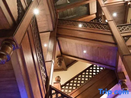 Xiangge Huangfu Holiday Hotel