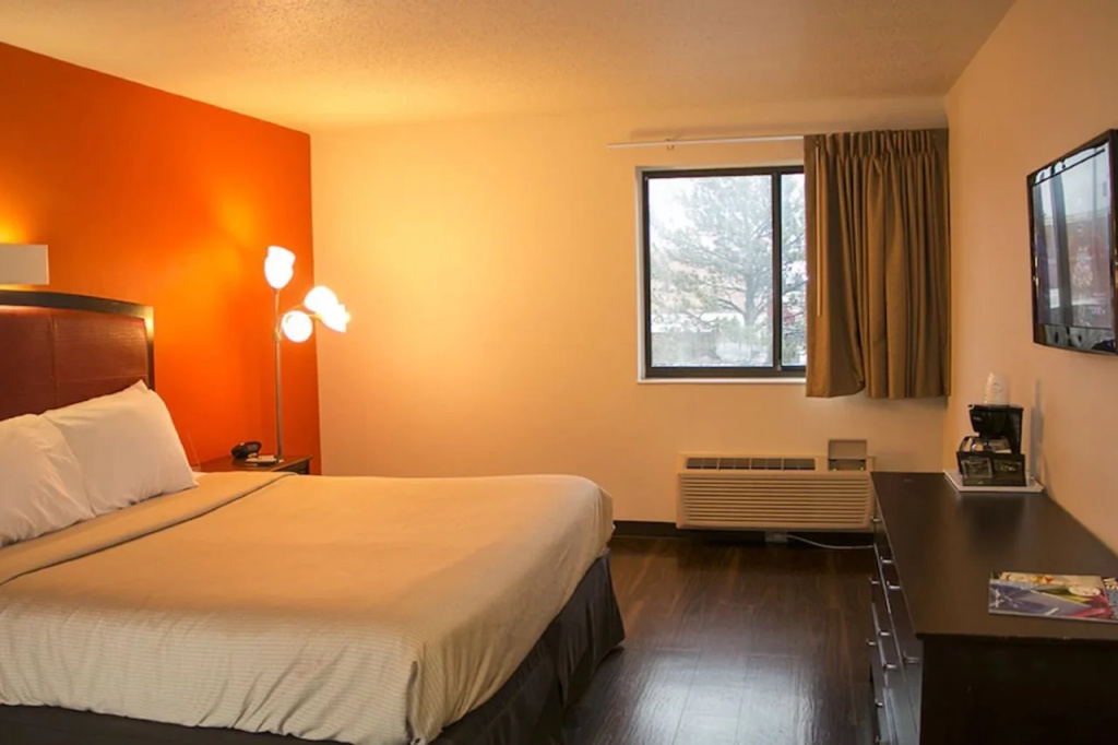 Skylight Inn Willoughby - Cleveland Mentor