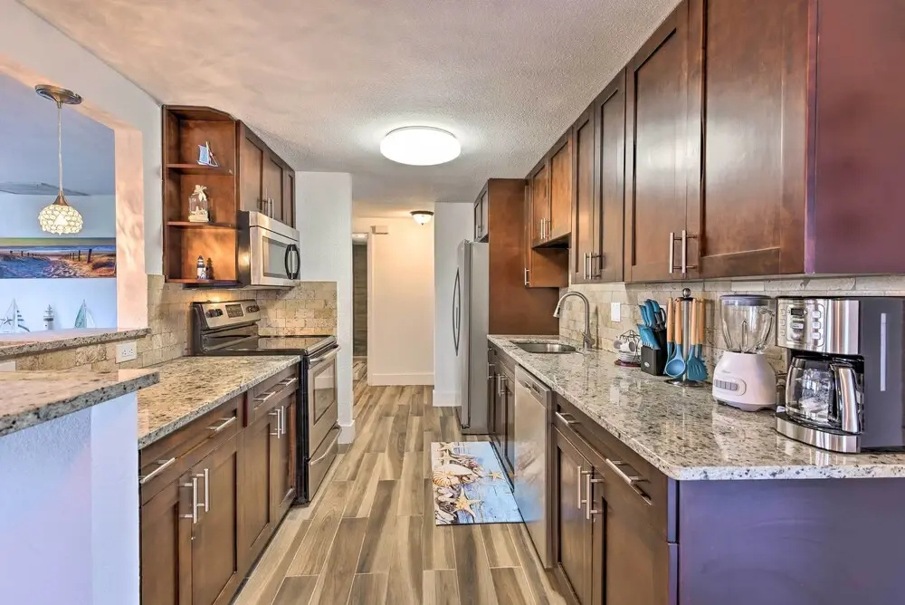Englewood Escape with Screened-In Pool and Grill!