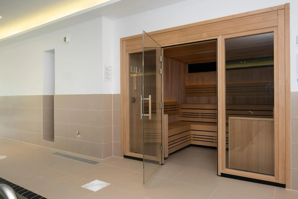 4 Challacombe - Indoor Pool and 4 minute walk to Woolacombe Beach!