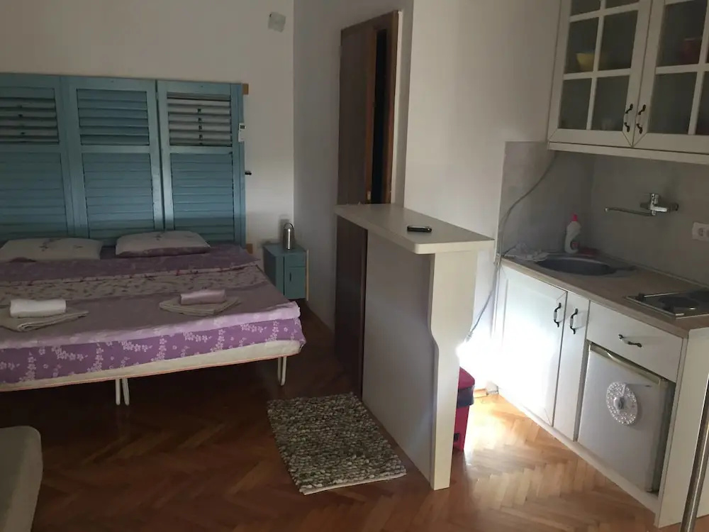 Neni Apartments