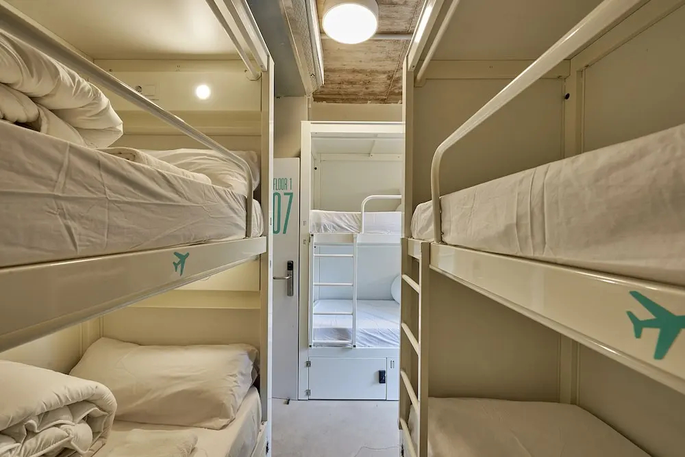 Hostelfly