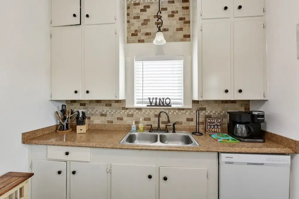 Tina Marie - Just 1 Block To Seawall Beach! 3 Bedroom Home by Redawning