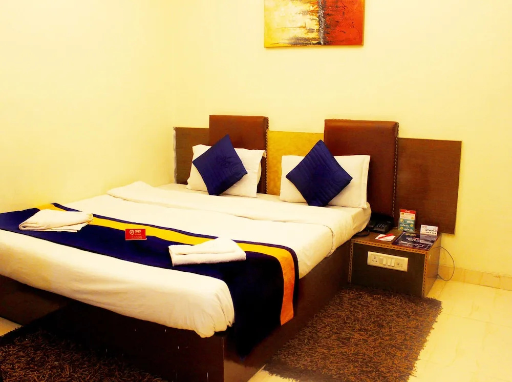 OYO 528 Hotel Neptune Residency