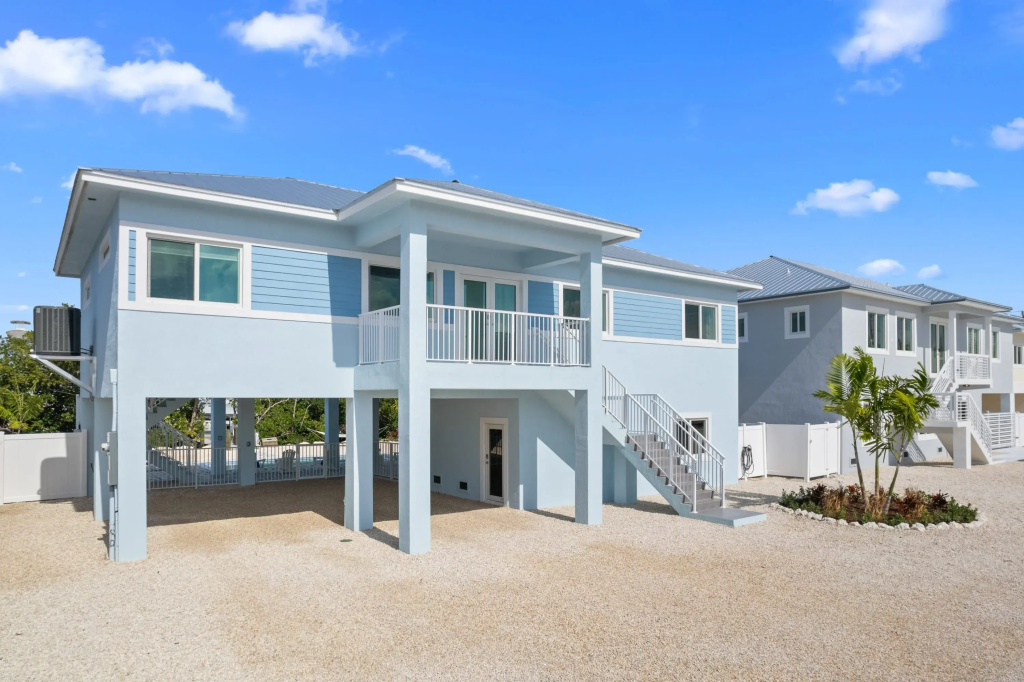 Blue Pearl Waterfront Oasis w Pool 70 Dock