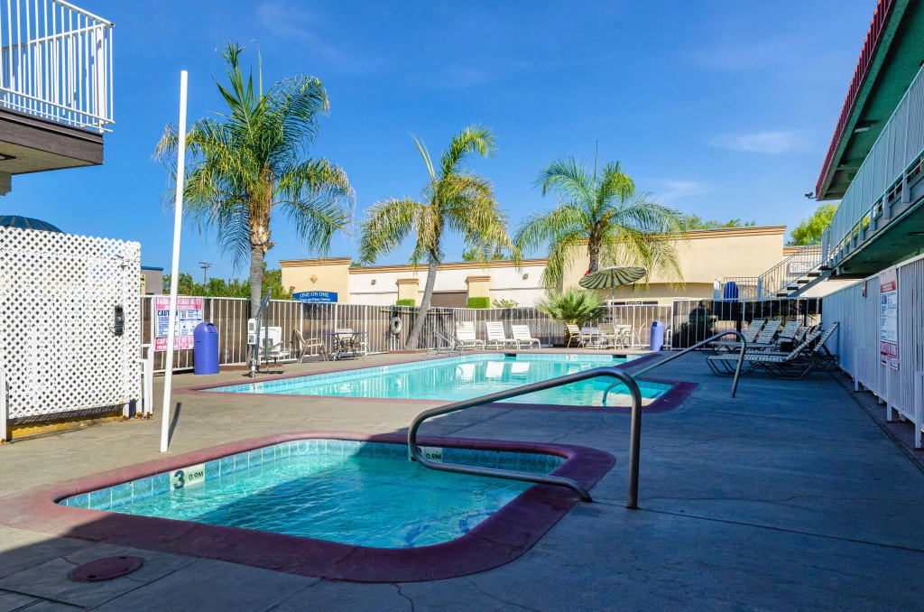 Motel 6-Fresno, CA - Yosemite Hwy