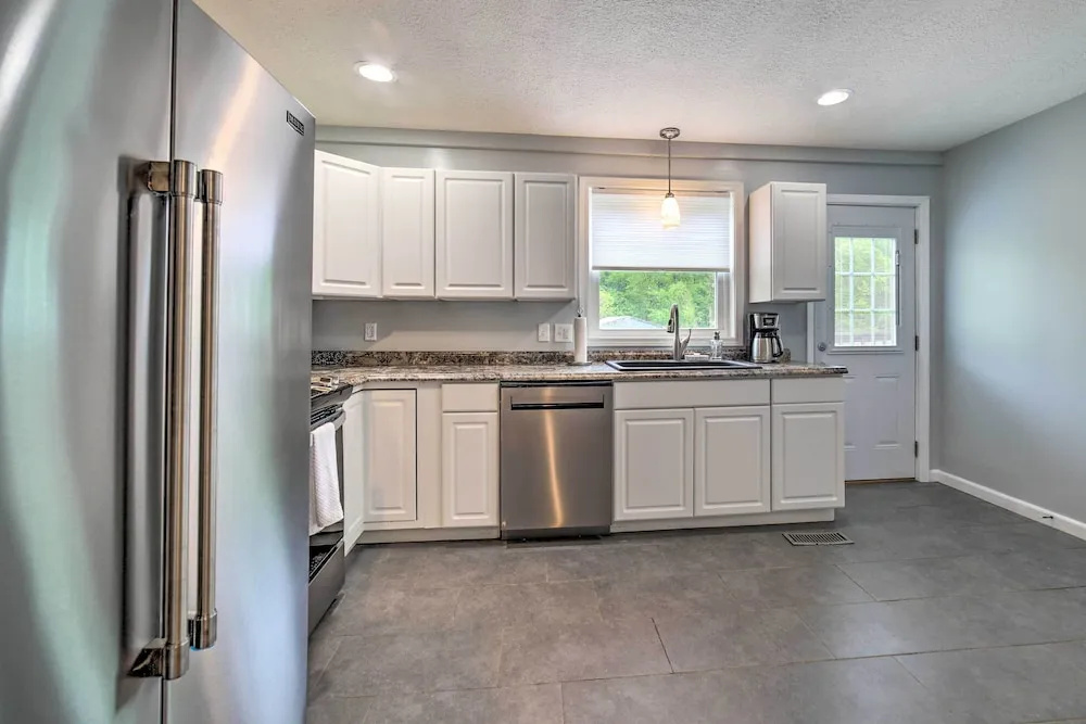 Morgantown Home w/ Deck ~ 2 Mi to WV University!