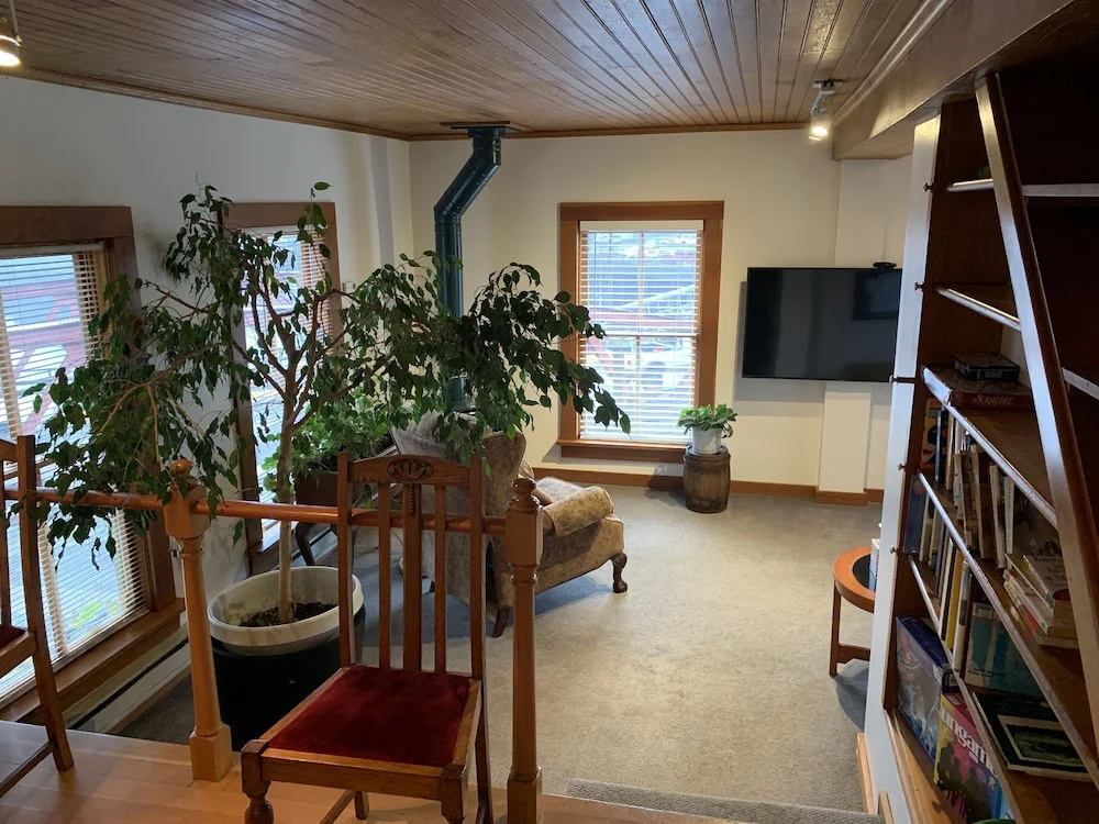 Inn At Creek Street