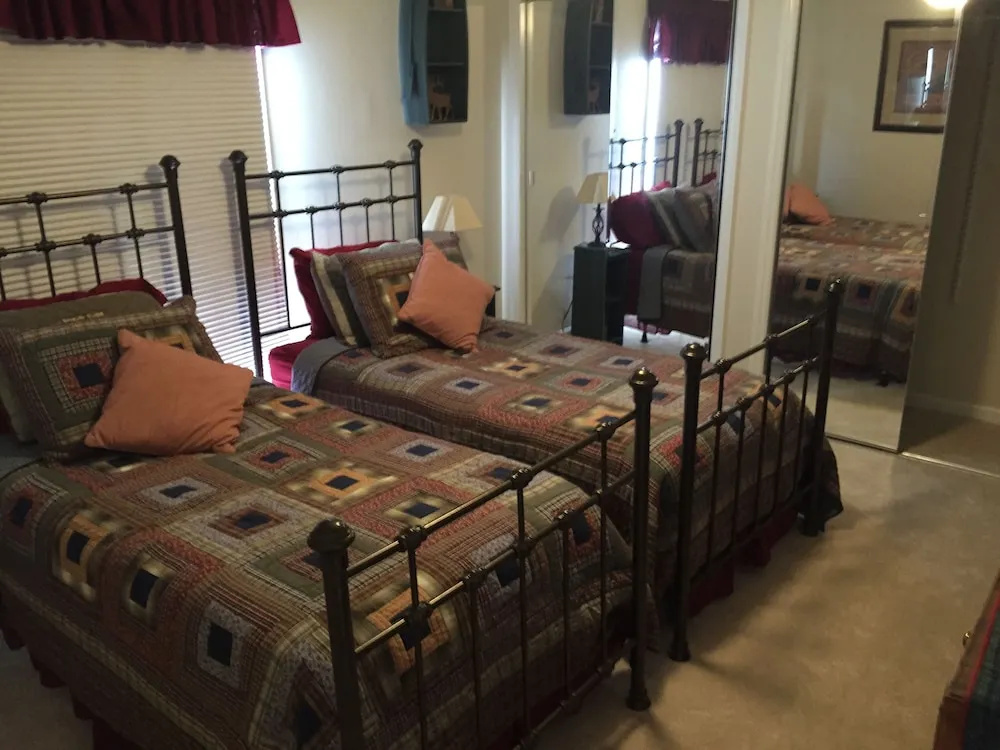 Royal Oak 111 2 Bedrooms 2 Bathrooms Condo