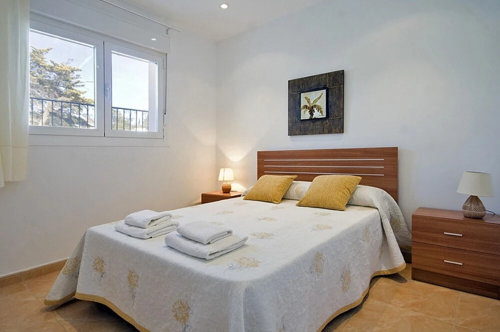 Villa - 6 Bedrooms with Pool and WiFi - 105005