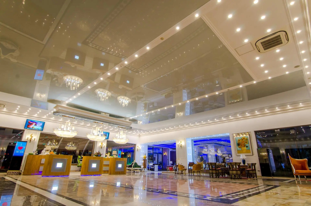 Phoenicia Royal