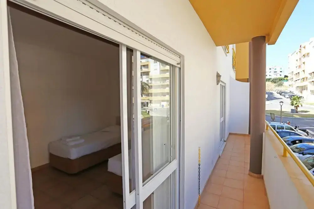 EE 02 - Bedroom 2 in Rossio Entrance Guesthouse