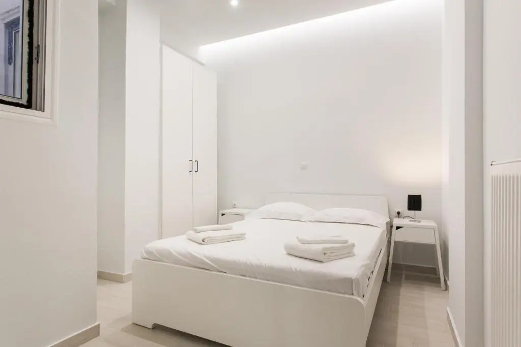 Minimal 2 BR near Olympic Stadium - 15 min walk