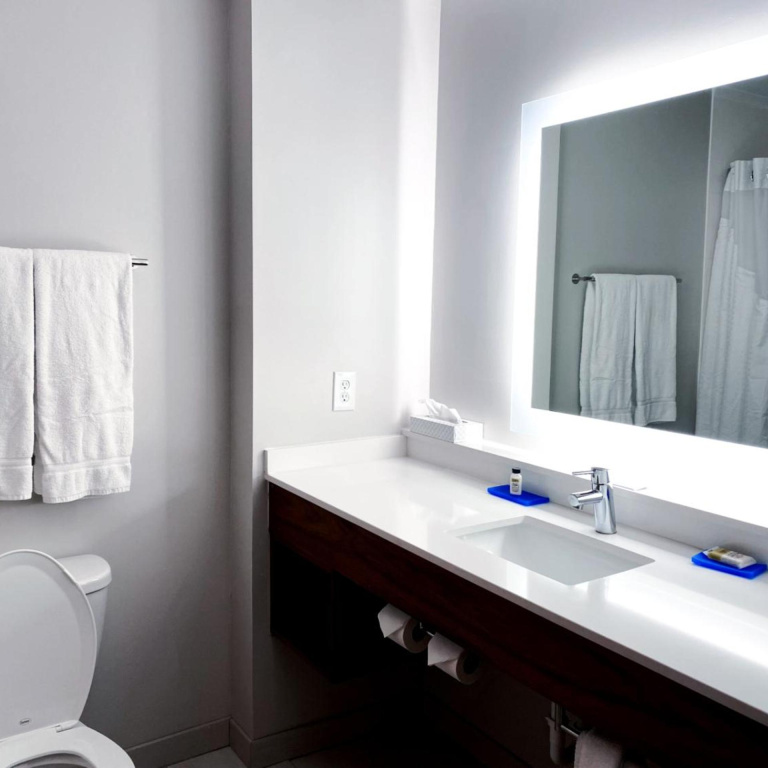 Holiday Inn Express Hotel & Suites Logansport by IHG