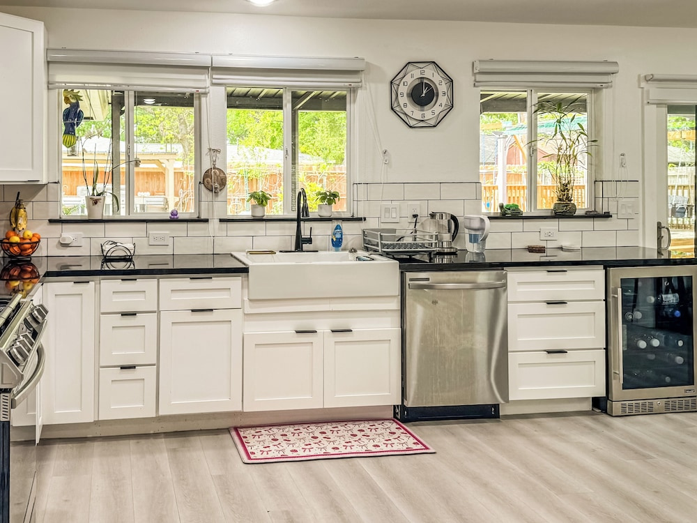 The Houston Oasis - Urban Luxury