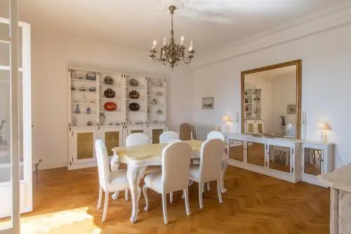 Penthouse Lou Lòu by iVillamia com