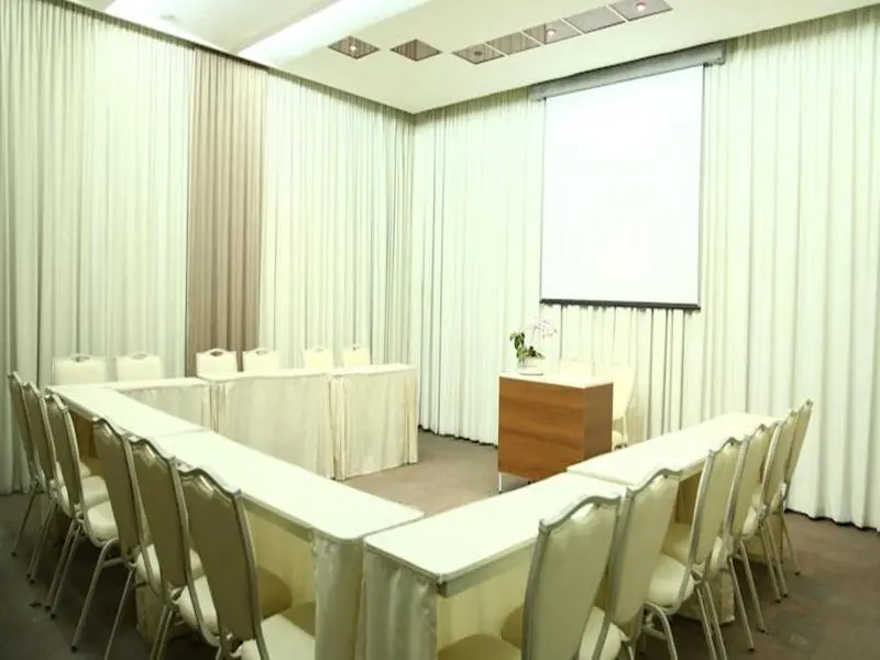 Compacto Hotel