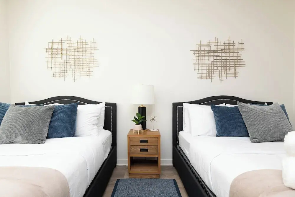 Hollywood Apartment Near Walk of Fame