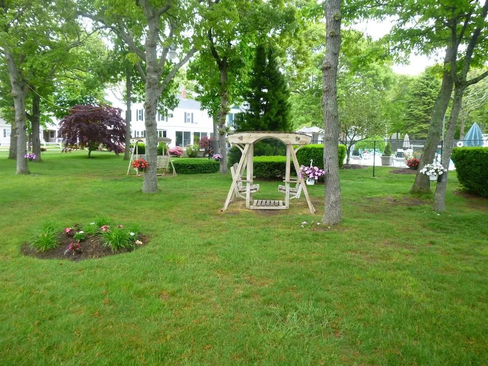 Falmouth Heights Motor Lodge