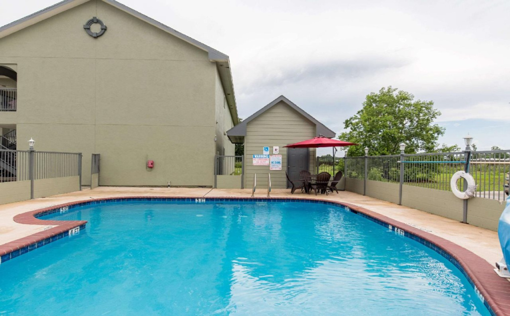Quality Inn & Suites Bridge City Orange