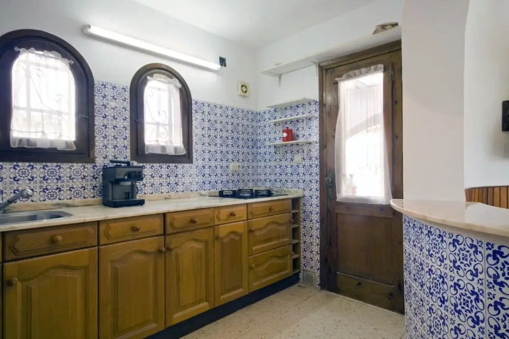 Villa - 4 Bedrooms with Pool and WiFi - 104982