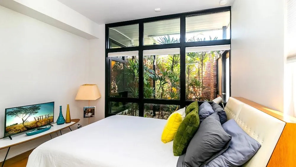 Mid Century Modern Weekly Winter Rates!
