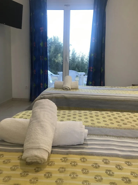 Banos Apartments And Swimming Pool Near the Beach