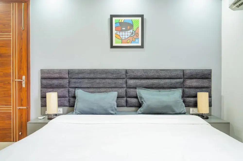 Housr 1RK & 1BHK Apartment Sector 28