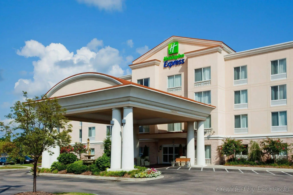 Holiday Inn Express Hotel & Suites - Concord by IHG
