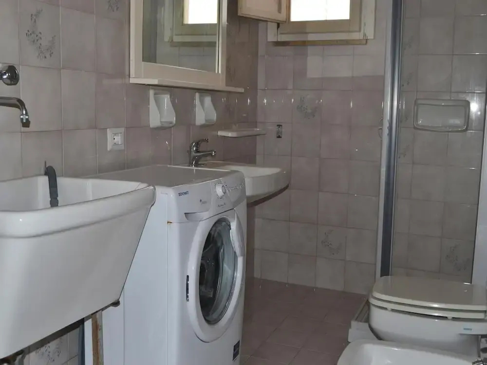 Cosy Apartment Near The Beach With Balcony - Pets Allowed