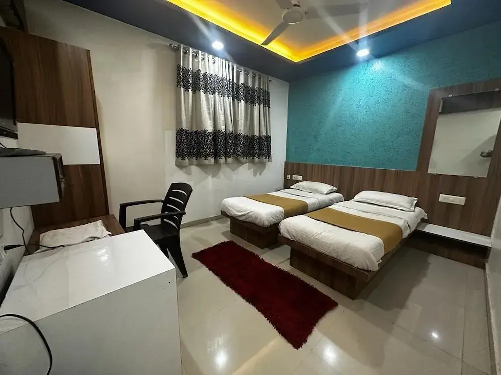Hotel Capital by OYO Rooms