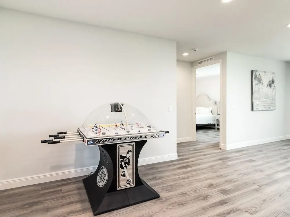 Luxurious 14br / 14ba Private Pool + Spa 14 Bedroom Home