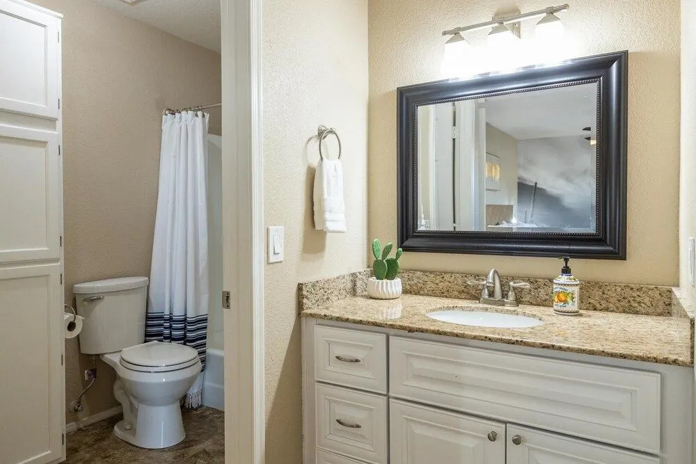 Mesa Garnet 4 Bedroom Home by RedAwning