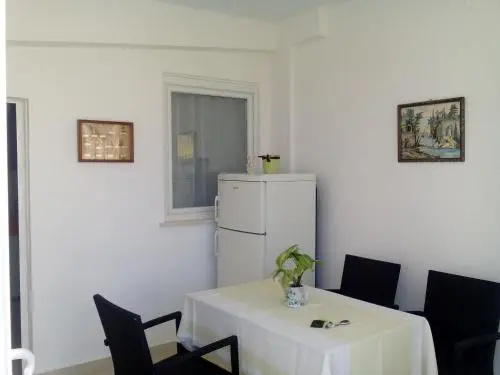 Apartments Donadic III, Caska