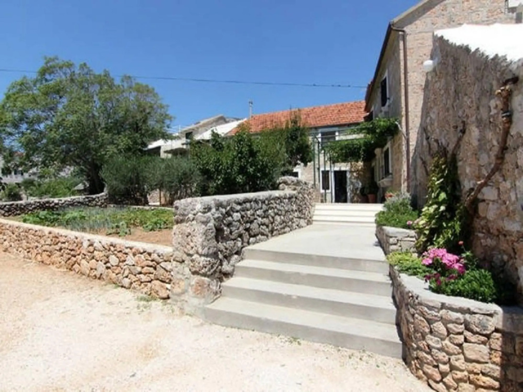 Mat - in a Cosy Stone House - SA2