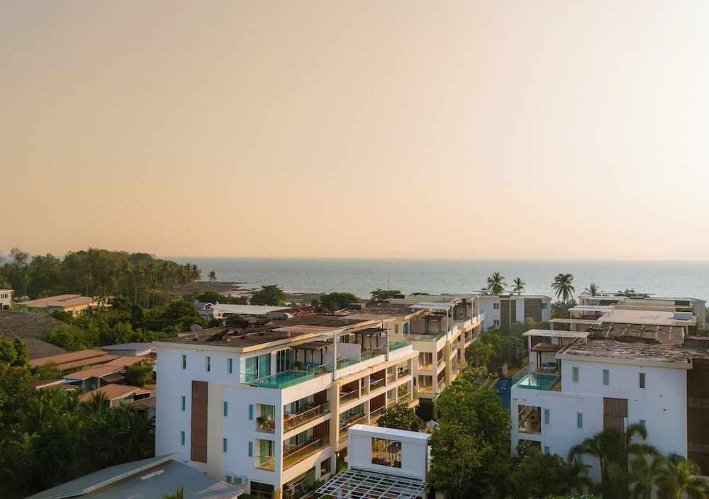 The Pelican Residence & Suites Krabi