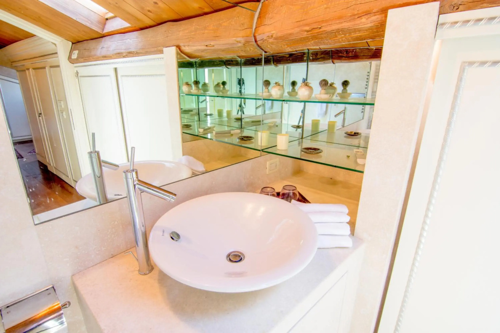 Opera Luxury Apartment