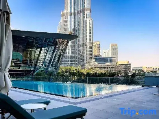 Iconic Views - Exclusive Burj Khalifa & Fountain Views from Every Angle