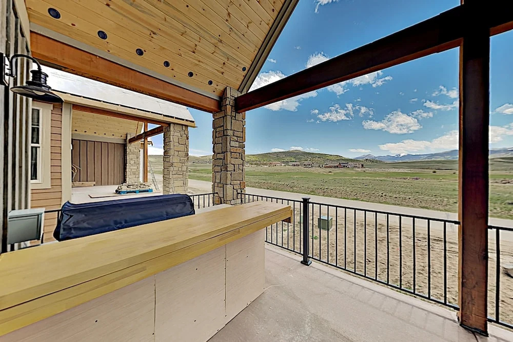 Brand-new Townhome W/ Private Balcony & Fireplace 3 Bedroom Townhouse
