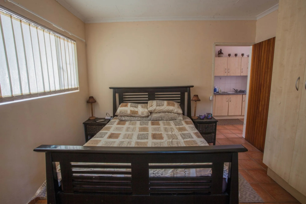 Serene Guest Manor