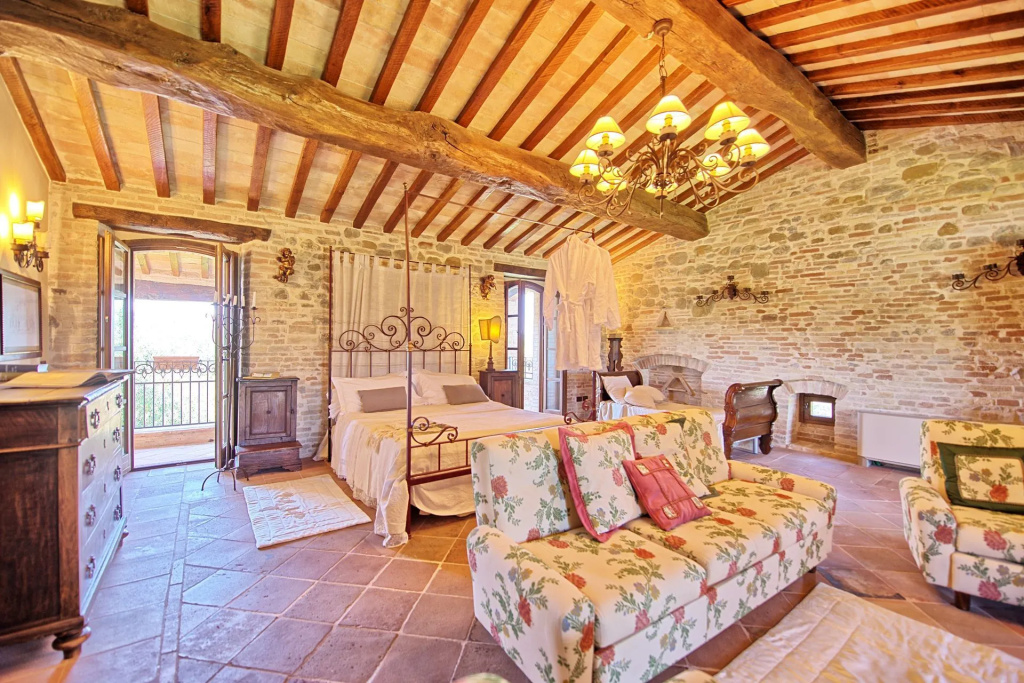 Villa Assisi by PosarelliVillas