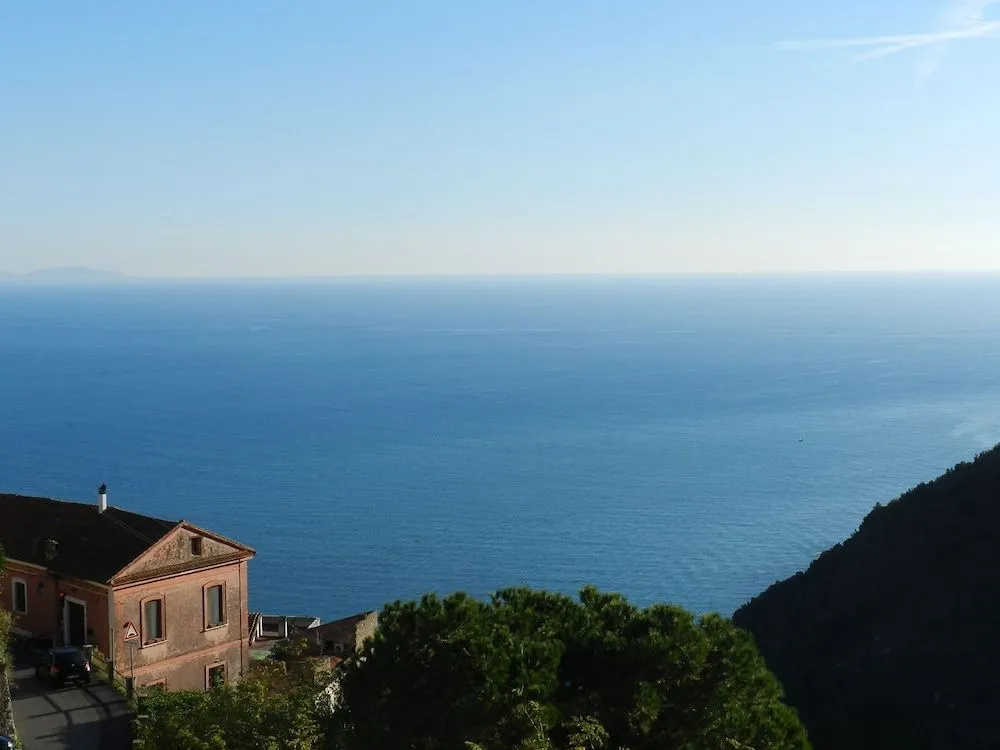 villa verde sul mare