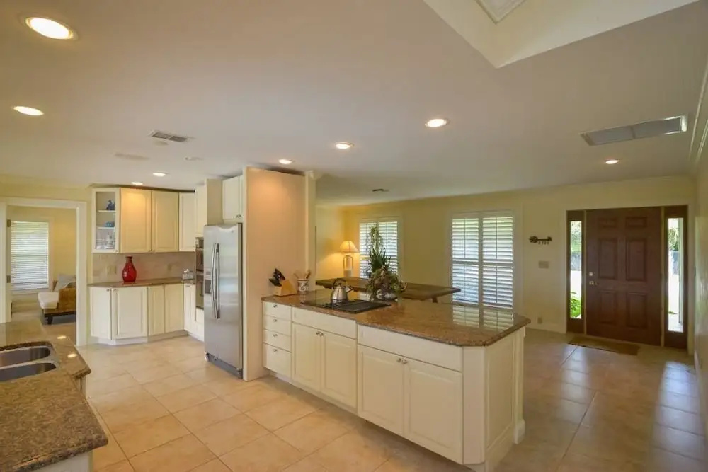 Spinnaker Dr Home