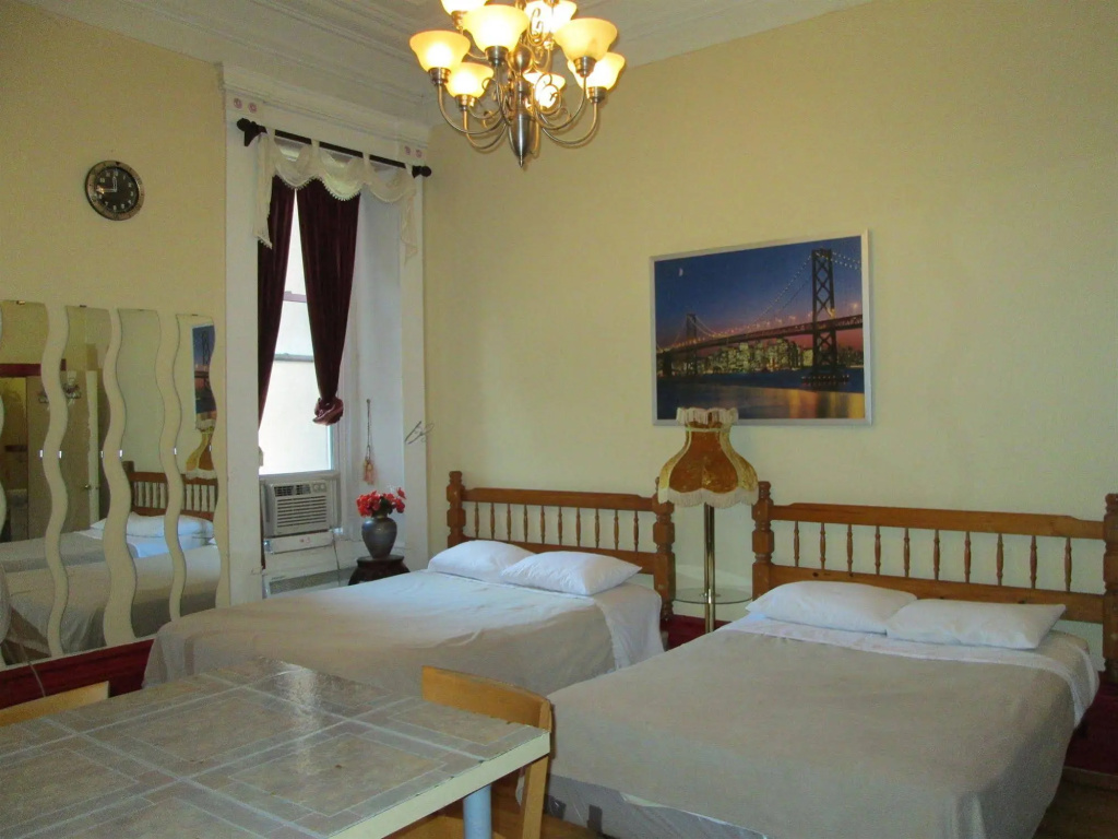 Hotel & Suites Place des Arts