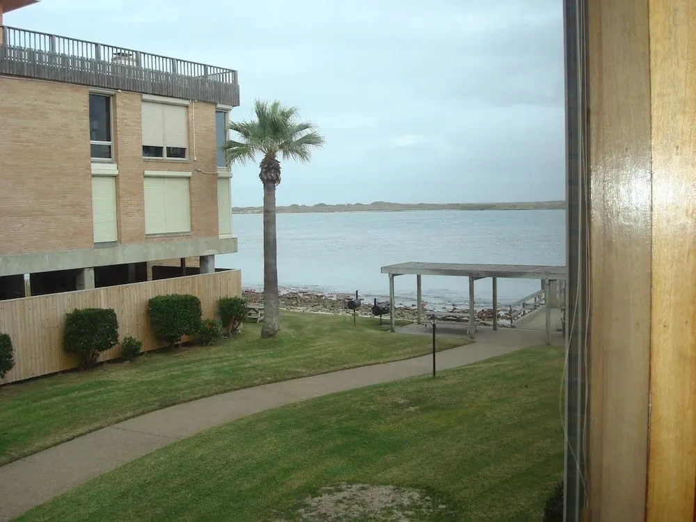 Channelview 104