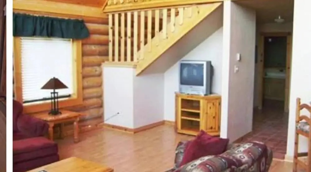 Entire Charming Cabin With Lake And Mountain View for 10 People