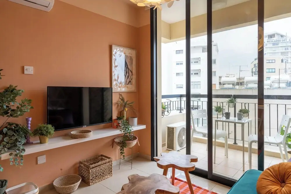 Johnys Spot - 1BR & Balcony in Larnaca