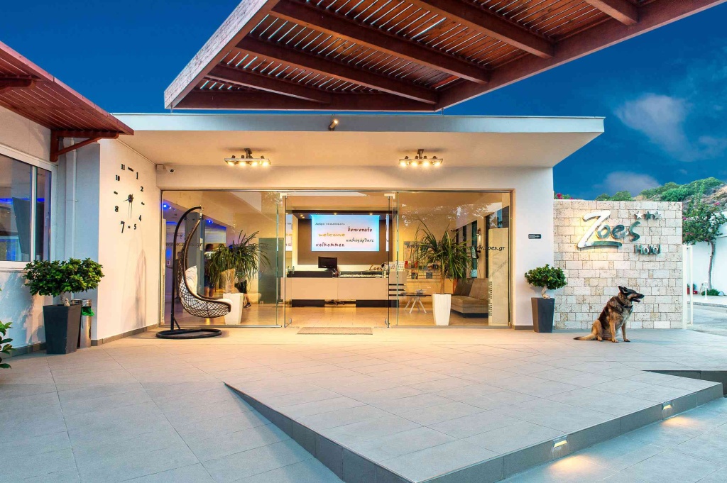 Zoes Hotel & Suites