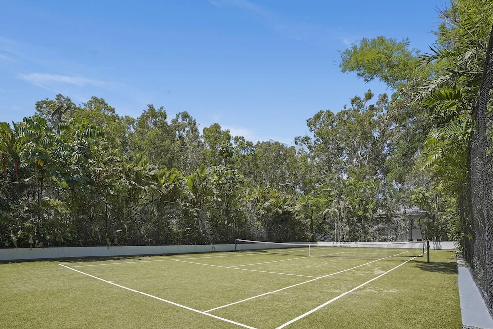 Elysium Private Apartments at Beach Club & Spa